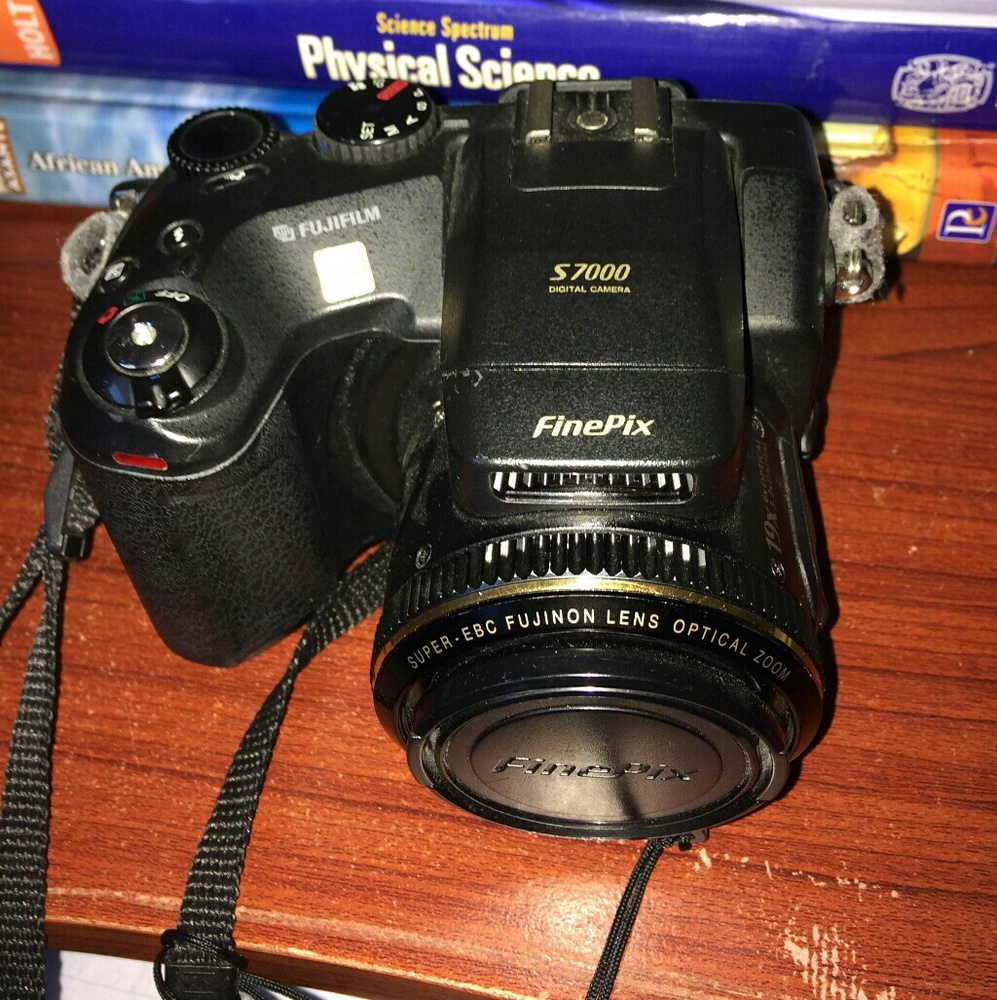 FinePix Camera - Picture 2 of 3